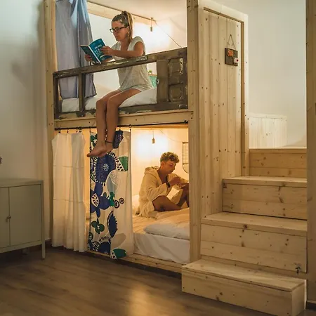 Diffuso Antagonisti Hostal *