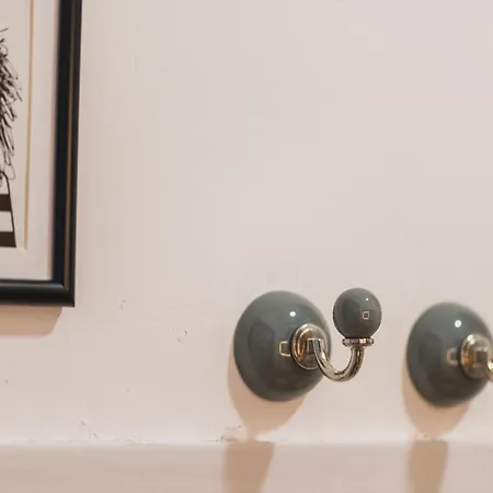 Diffuso Antagonisti Hostal *