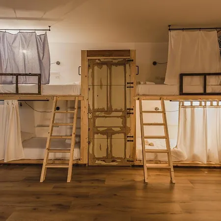 Diffuso Antagonisti Hostel Melle