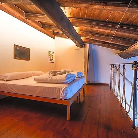 Auberge de jeunesse Diffuso Antagonisti